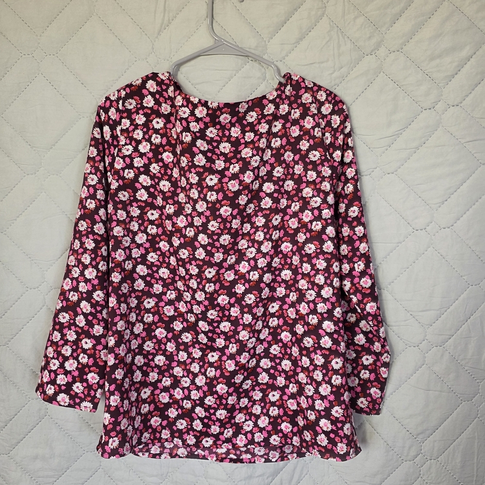 Ann Taylor Pink Floral Open Cowl Neck Top
Sz M - Picture 2 of 7